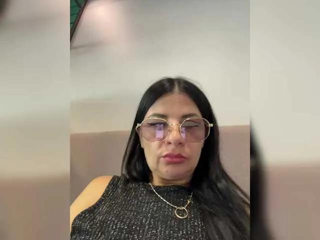 Afinakaroli83 on BongaCams