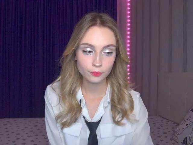 devilishEllie on BongaCams