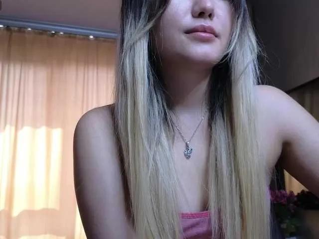 Heaven-Sakura on BongaCams