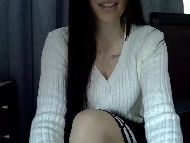 hellshell300 on BongaCams 