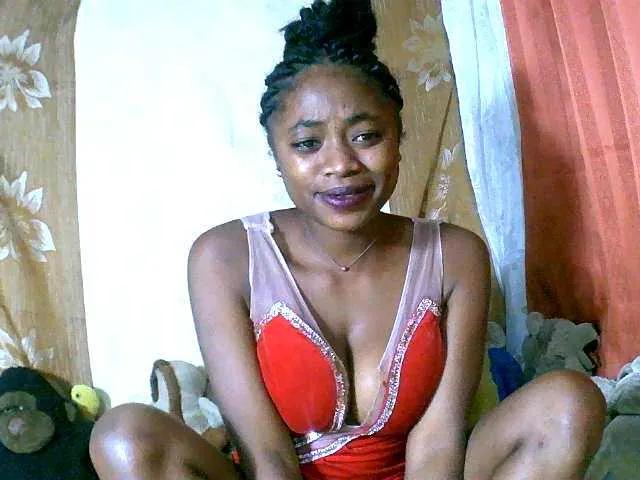 Honoratte on BongaCams