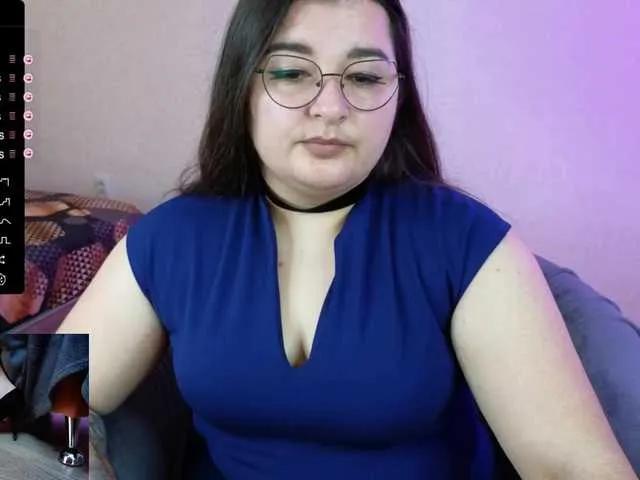 KiraFire on BongaCams