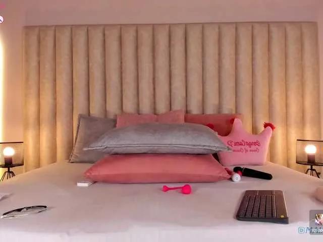 MaiaCollins on BongaCams 