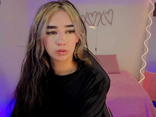 Malory-tay on BongaCams
