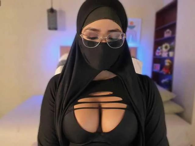 sasha-anaan — I love to be kissed and touched all over, and have fun , it makes me very hot to be typed and control my toy.