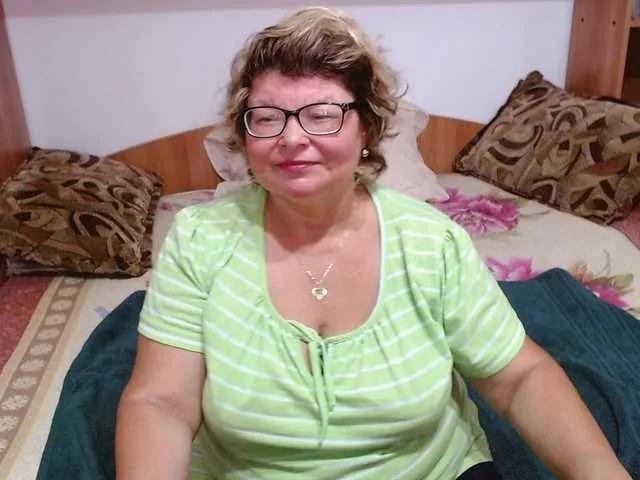 SweetMommaX on BongaCams 