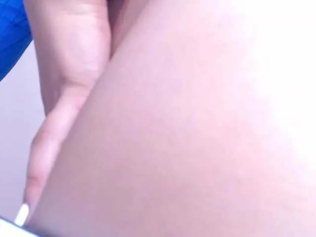 tiny-whore on BongaCams