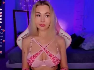 adeleroberts on Chaturbate