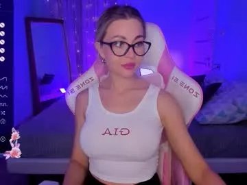 adeleroberts on Chaturbate