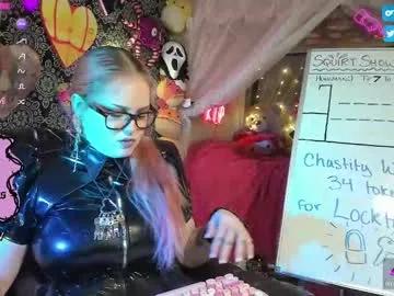 artsyheartsyy — Come say hi to your Sexiest Secretary;) Let Dommy Mommy Monday begin! #sph #findom #wheel #domme #chastity