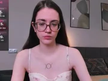 bellacatlovesmeat on Chaturbate