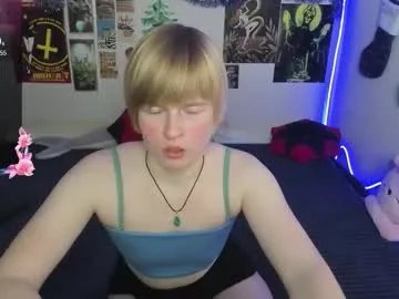 cattie_w_ on Chaturbate