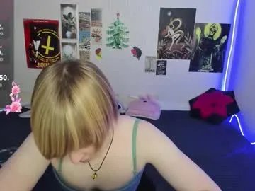 cattie_w_ on Chaturbate
