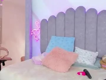evie_clark_ on Chaturbate