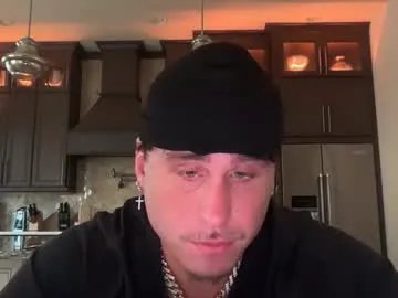 hungkingg22 on Chaturbate