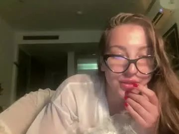 kit_kata — Take top off [99 tokens left] #new, #ebony, #bigboobs, #18, #squirt