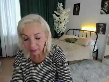 lilia_moons — My pussy is wet from vibrations #milf #mature #natural #new #lovense [655 tokens remaining]