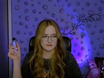 luna_berryy — GOAL: show bra [230 tokens remaining] Welcome to my room!  #18 #c2c #lovense #bigass #cute