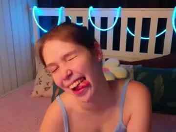 maygoodsell — GOAL: remove my shorts Welcome to my stream.  #brunette #18 #new #nonude #natural [267 tokens remaining]