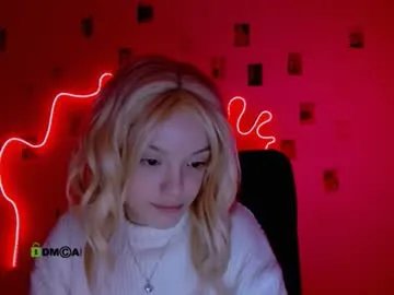 mia_starrr_ — GOAL: change outfit [221 tokens remaining] Welcome to my room! #shy #nude  #young #teen #blonde