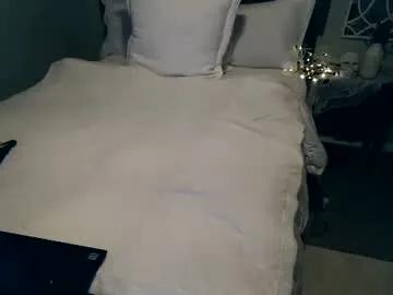 mmmmmwah — ~*Make Me Drip With Your Vibes! Naked Dripping Pussy Fuck@GOAL!!*~ #c2c #privateshow #bigtits  #squirt [2000 tokens remaining]