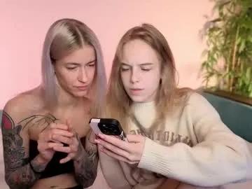 nanami_v02 — TOPLESS AND PLAY TITS [200 tokens left] #skinny #lovense #lesbian #natural #teen