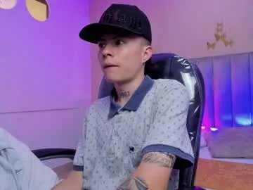 nascary_fox — GOAL: Get hard with you and moaning your name [100 tokens remaining] 