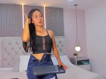 nathaly_rosse19 — GOAL: striptease with oil show [300 tokens remaining] Come say hello, you won't regret it! #skinny #latina #anal #squirt #18