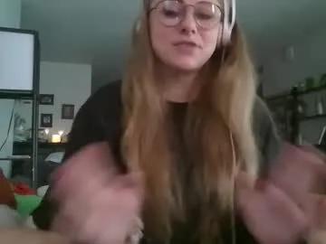 ninabeanzz — Help me pay my rent PP and CA and you'll get a reward. Also FREE PALESTINE :) [1997 tokens remaining]