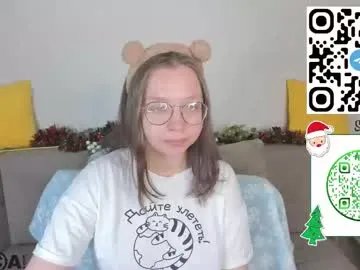 noora_moore on Chaturbate