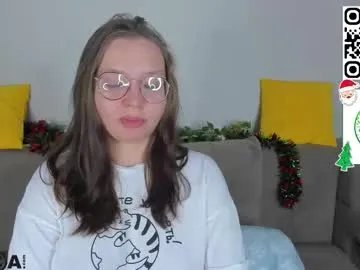noora_moore on Chaturbate