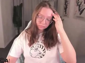 noora_moore on Chaturbate