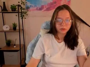 noora_moore on Chaturbate