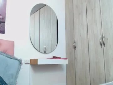 pinky_f00x on Chaturbate