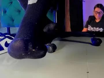 rosyejones — GOAL: Squirt on feet [38 tokens remaining] Come and have fun with me and make me and my sexy feet feel good. #bigass #ebony #feet #squirt #socks