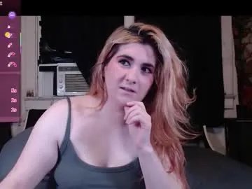 roxanneroulette on Chaturbate