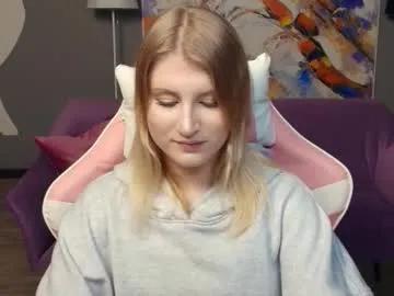 shantiyagin — GOAL: Play with my hair [0 tokens remaining] hi hi^^ I'm Polly, nice to meet u!!! Let's make our day a little bit happy!!! #cute #blonde #18 #shy #new