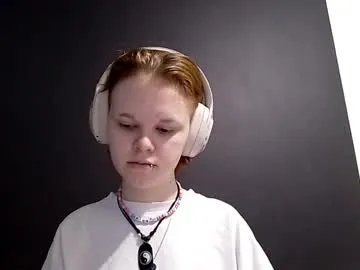 shinpestano — GOAL:  show a heart  [23 tokens remaining] Welcome to my room! Be kind pls #new #18 #shy #teen #daddysgirl