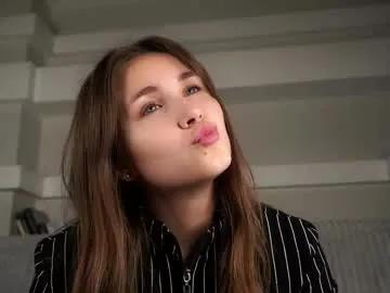 zeldaes — goal: time to play with... T-SHIRT! :) I want to have a great time here :3 #shy #new #18 #cute #teen [101 tokens remaining]