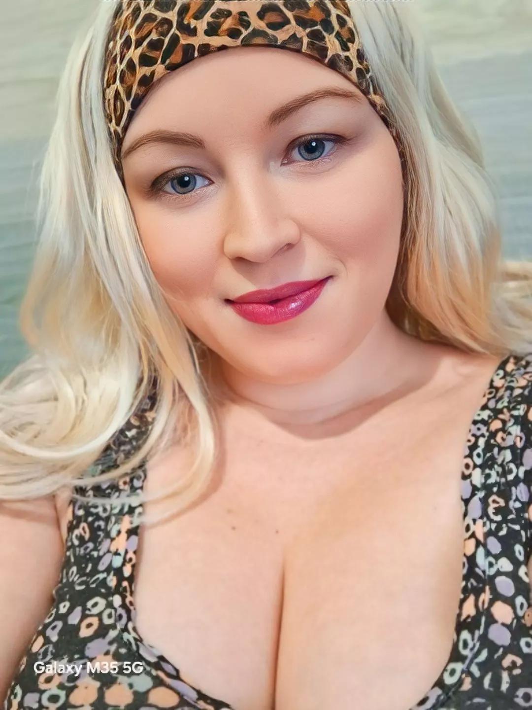 sweeetgirlll from Streamate