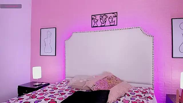 _Emma_whiitee_ on StripChat 