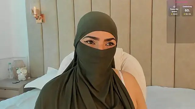 _naylaa_ on StripChat