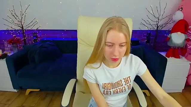 Alina_Blonde on StripChat