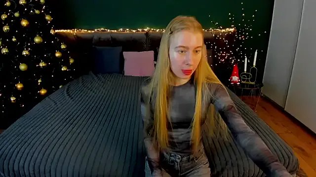 Alina_Blonde on StripChat