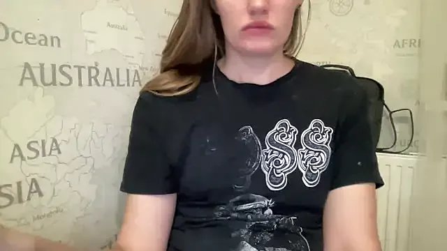 alisa_kitcat on StripChat