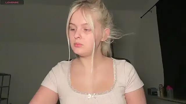 Allylove03 on StripChat 