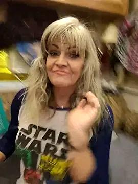 annika_lately on StripChat 