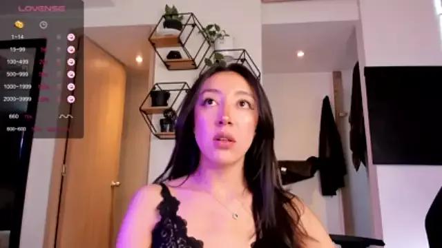 ariana_fitl_ on StripChat 