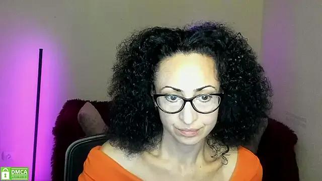Arianasweety23 on StripChat 
