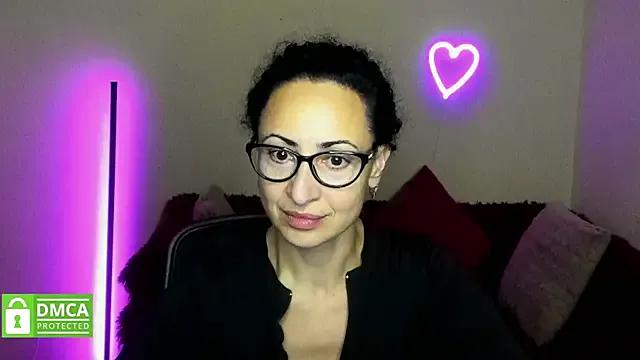 Arianasweety23 on StripChat 